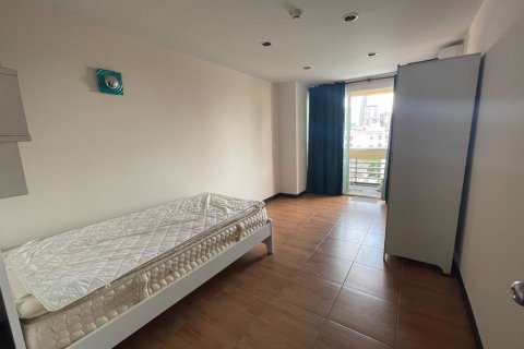 Condo à Watthana, Bangkok, Thaïlande, 2 chambres № 79324 - photo 12