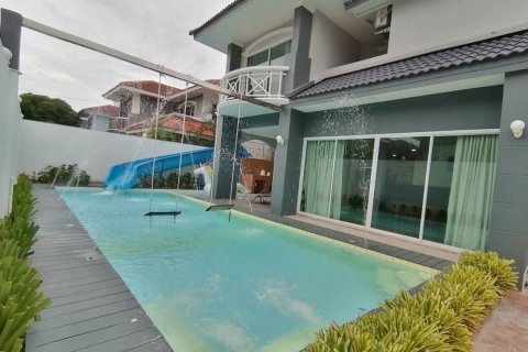 Maison à Pattaya, Thaïlande 7 chambres № 142096