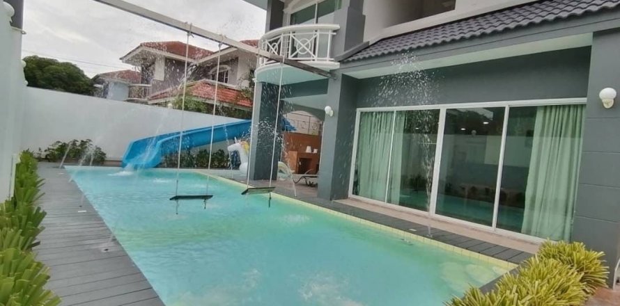 Casa de 7 dormitorios en Pattaya, Tailandia № 142096