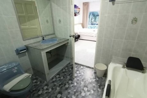 Casa de 7 dormitorios en Pattaya, Tailandia № 142096 - foto 14