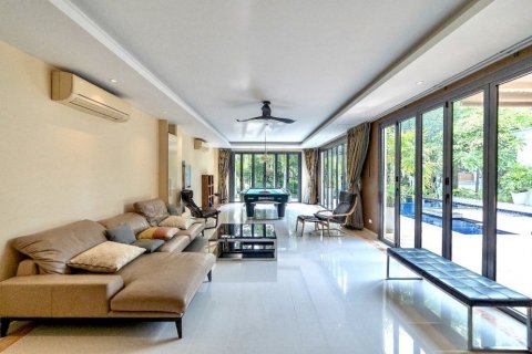 Casa de 6 dormitorios en Pattaya, Tailandia № 79166 - foto 21