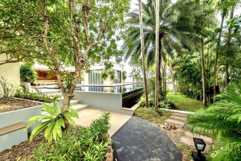 Casa de 6 dormitorios en Pattaya, Tailandia № 79166 - foto 8