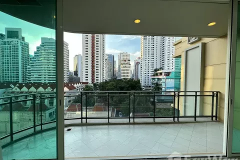 Condominio de 3 dormitorios en Watthana, Bangkok, Tailandia № 123999 - foto 8