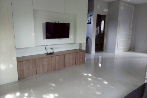 Casa de 4 dormitorios en Prawet, Bangkok, Tailandia № 132728 - foto 4