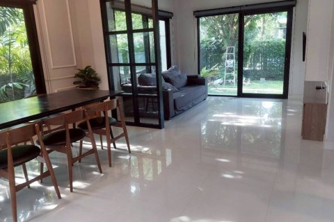 Casa de 4 dormitorios en Prawet, Bangkok, Tailandia № 132728