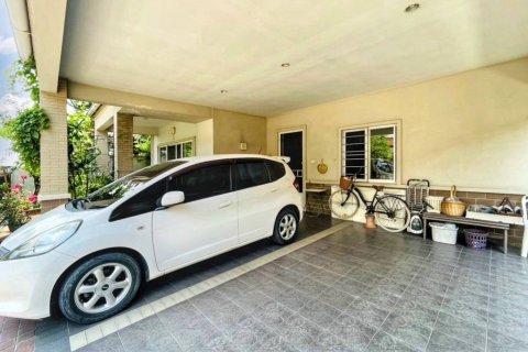 Casa de 3 dormitorios en Pak Kret, Tailandia № 124759 - foto 3