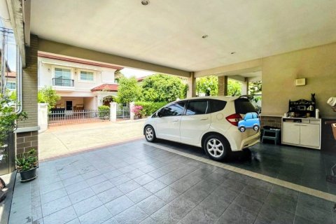 Casa de 3 dormitorios en Pak Kret, Tailandia № 124759 - foto 2
