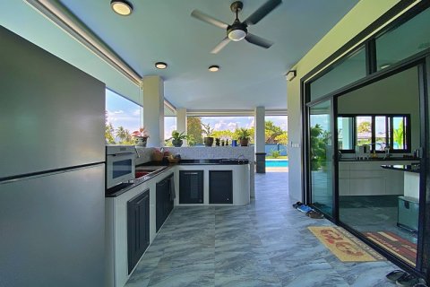 Casa de 4 dormitorios en Hua Hin, Tailandia № 125141 - foto 11