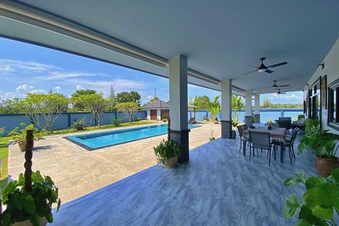 Casa de 4 dormitorios en Hua Hin, Tailandia № 125141 - foto 5