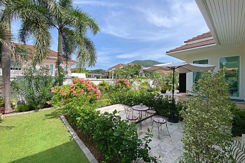Casa de 3 dormitorios en Hua Hin, Tailandia № 125139 - foto 14