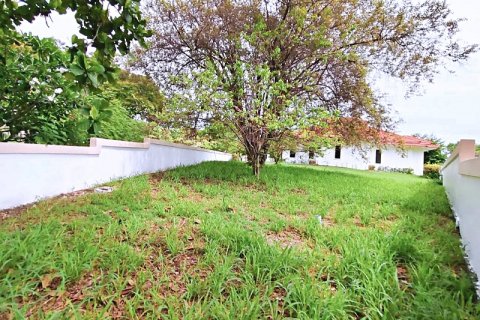 Casa de 3 dormitorios en Hua Hin, Tailandia № 125138 - foto 12