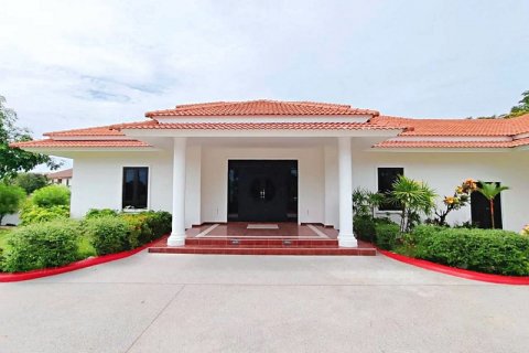 Casa de 3 dormitorios en Hua Hin, Tailandia № 125138 - foto 9