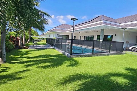 Casa de 4 dormitorios en Hua Hin, Tailandia № 125135 - foto 3
