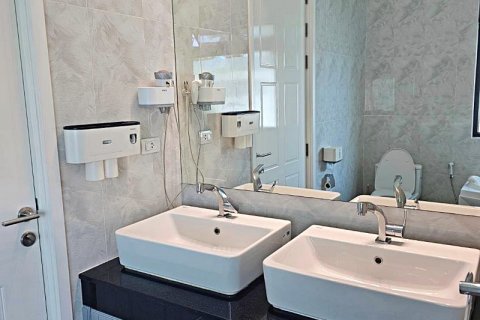Casa de 4 dormitorios en Hua Hin, Tailandia № 125135 - foto 8