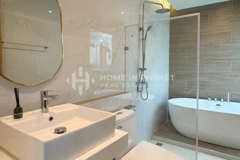 Casa de 3 dormitorios en Nai Harn Beach, Tailandia № 131850 - foto 15
