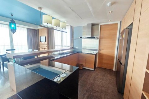 Condo in Bangkok, Thailand, 3 bedrooms № 119641 - photo 5
