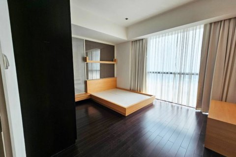 Condo in Bangkok, Thailand, 3 bedrooms № 119641 - photo 10