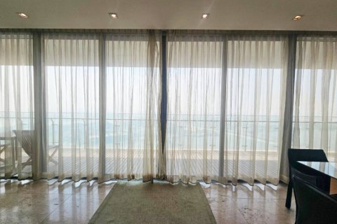 Condo in Bangkok, Thailand, 3 bedrooms № 119641 - photo 6