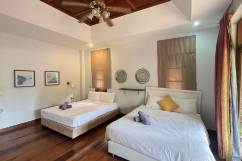 Chalet de 3 dormitorios en Pattaya, Tailandia № 101658 - foto 14