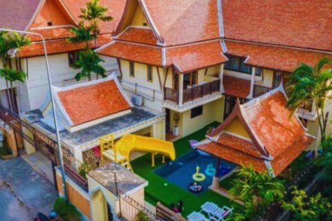 Chalet de 3 dormitorios en Pattaya, Tailandia № 101658 - foto 2