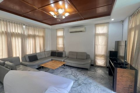 Chalet de 3 dormitorios en Pattaya, Tailandia № 101658 - foto 16