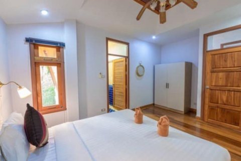 Chalet de 3 dormitorios en Pattaya, Tailandia № 101658 - foto 12