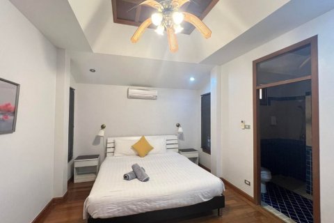 Chalet de 3 dormitorios en Pattaya, Tailandia № 101658 - foto 17