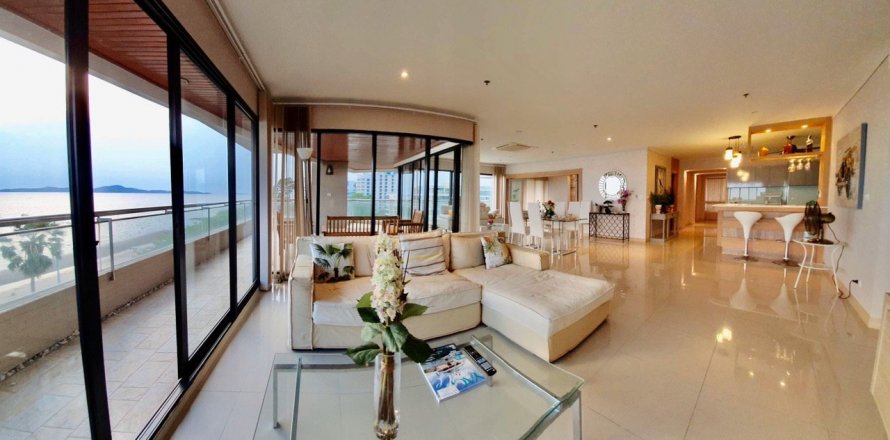 Condominio de 3 dormitorios en Pattaya, Tailandia № 112043