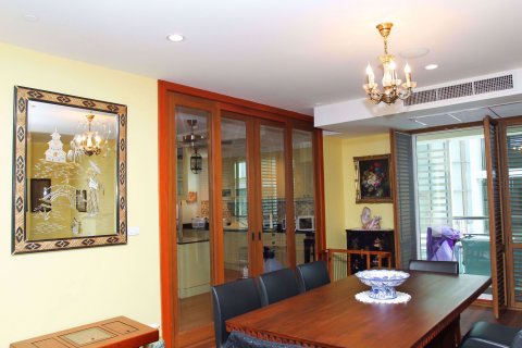 Condominio de 4 dormitorios en Khlong Toei, Bangkok, Tailandia № 76394 - foto 2