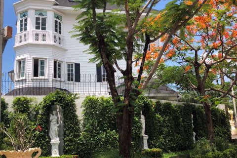 Casa de 4 dormitorios en Bang Na, Bangkok, Tailandia № 76390 - foto 4
