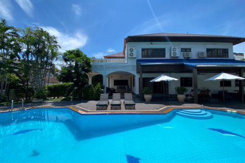 Casa de 6 dormitorios en Hua Hin, Tailandia № 125084 - foto 2