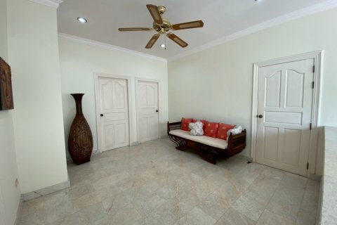 Casa de 6 dormitorios en Hua Hin, Tailandia № 125083 - foto 14