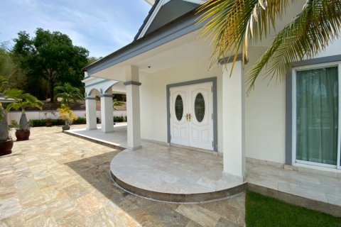 Casa de 6 dormitorios en Hua Hin, Tailandia № 125083 - foto 7