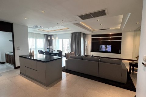 Condo in Pathum Wan, Bangkok, Thailand, 3 bedrooms № 123891 - photo 11