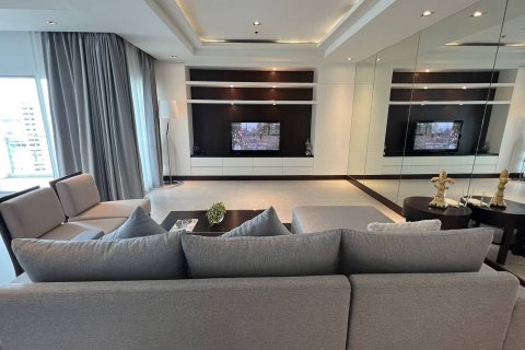Condo in Pathum Wan, Bangkok, Thailand, 3 bedrooms № 123891 - photo 4
