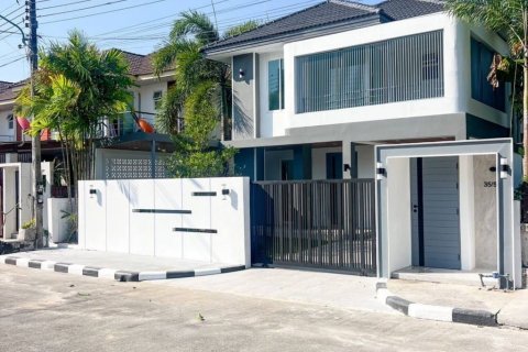 Casa de 4 dormitorios en Phuket, Tailandia № 119578 - foto 2