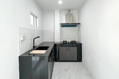 Casa de 4 dormitorios en Phuket, Tailandia № 119578 - foto 7