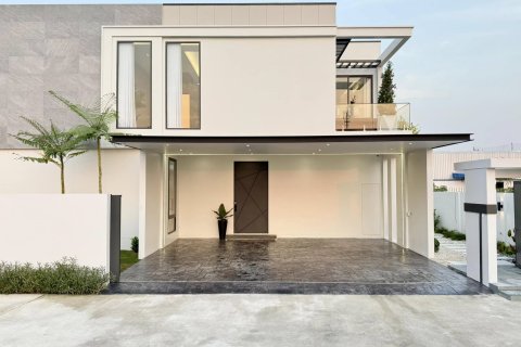 Chalet de 6 dormitorios en Bang Lamung, Tailandia № 123945 - foto 24