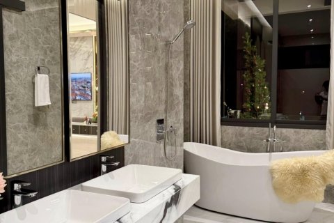 Chalet de 6 dormitorios en Bang Lamung, Tailandia № 123945 - foto 7