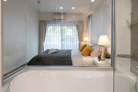 Condominio de 2 dormitorios en Khlong Toei, Bangkok, Tailandia № 123947 - foto 13