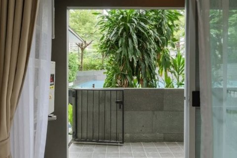 Condominio de 2 dormitorios en Khlong Toei, Bangkok, Tailandia № 123947 - foto 9
