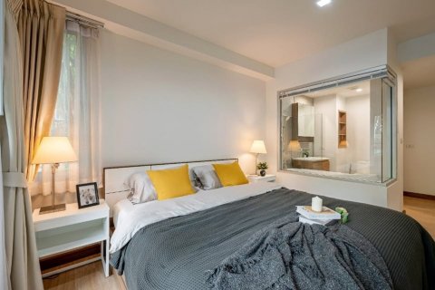 Condominio de 2 dormitorios en Khlong Toei, Bangkok, Tailandia № 123947 - foto 7