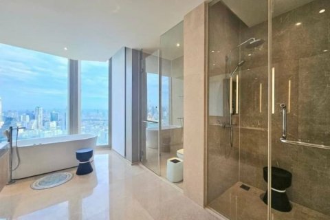 Кондоминиум с 4 спальнями в Кхлонг Сане, Бангкок, Таиланд № 123943 - фото 2