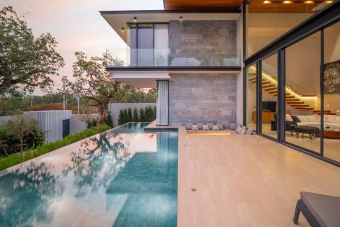 Villa in Phuket, Thailand 4 Schlafzimmer № 125873