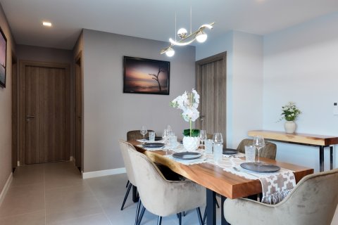 Apartamento de 384 dormitorios en Pattaya, Tailandia № 123285 - foto 3
