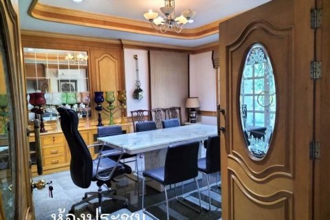 Casa de 4 dormitorios en Bangkok, Tailandia № 79498 - foto 4
