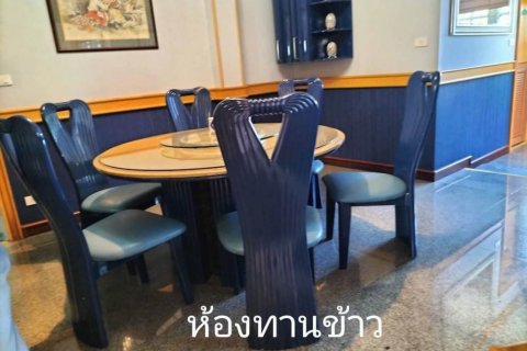 Casa de 4 dormitorios en Bangkok, Tailandia № 79498 - foto 6