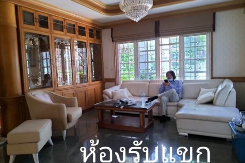 Casa de 4 dormitorios en Bangkok, Tailandia № 79498 - foto 7