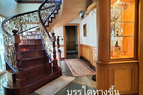 Casa de 4 dormitorios en Bangkok, Tailandia № 79498 - foto 2