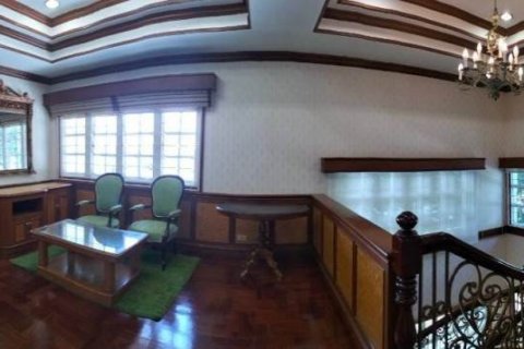 Casa de 4 dormitorios en Bangkok, Tailandia № 79498 - foto 15